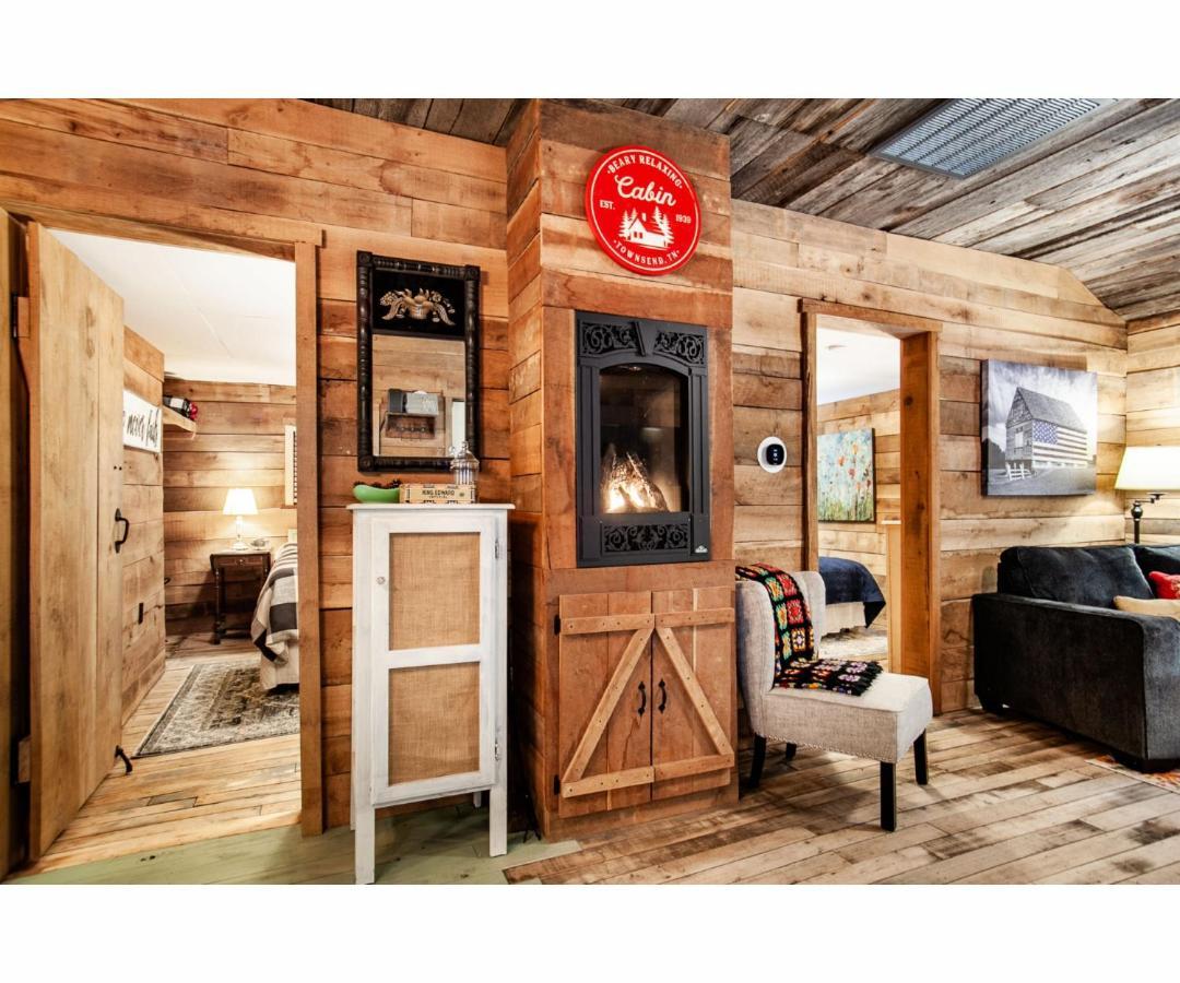 Beary Relaxing Cabin - Rustic With Outdoor Patio Townsend Exterior photo