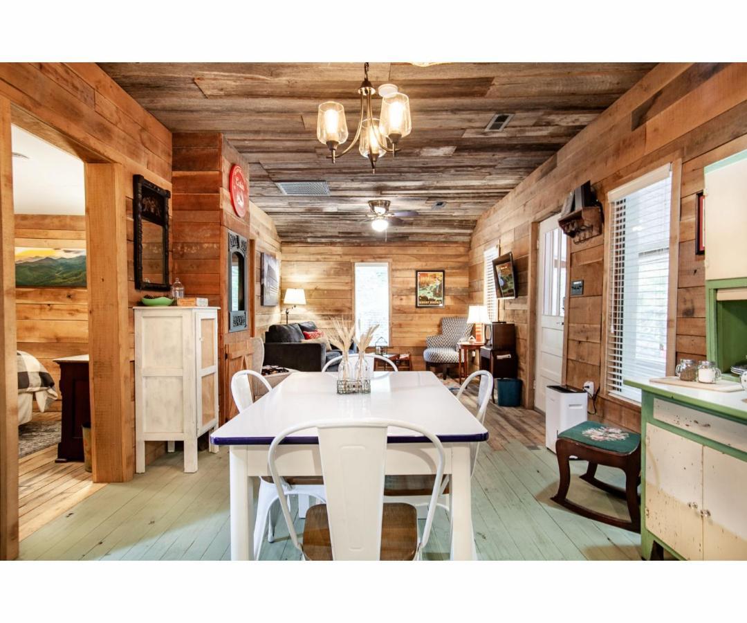 Beary Relaxing Cabin - Rustic With Outdoor Patio Townsend Exterior photo