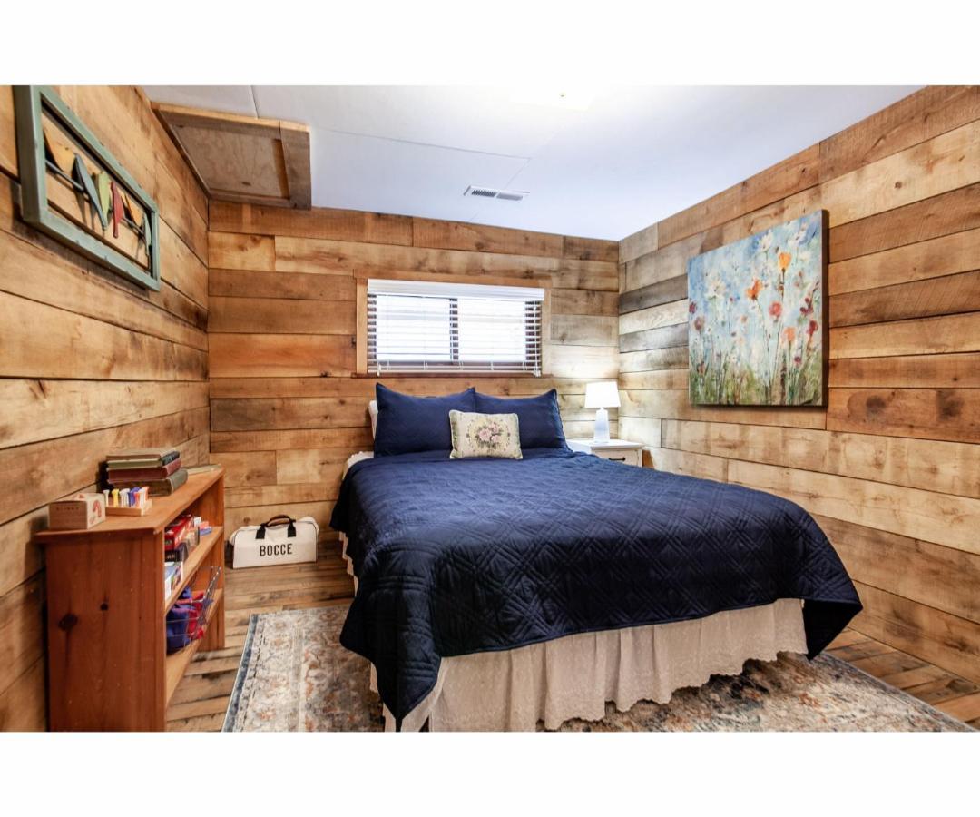 Beary Relaxing Cabin - Rustic With Outdoor Patio Townsend Exterior photo