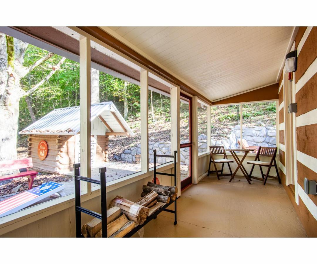 Beary Relaxing Cabin - Rustic With Outdoor Patio Townsend Exterior photo