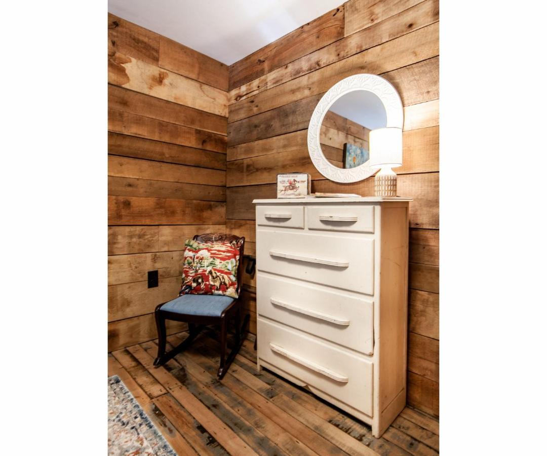 Beary Relaxing Cabin - Rustic With Outdoor Patio Townsend Exterior photo