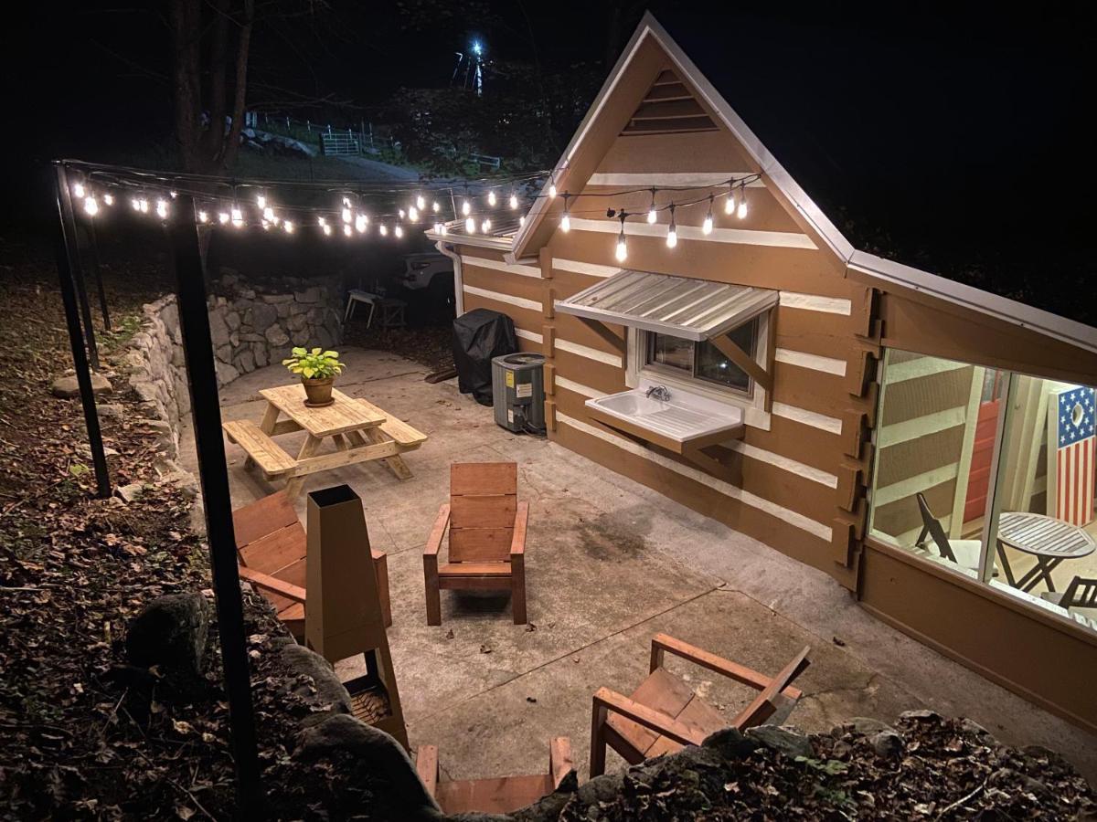 Beary Relaxing Cabin - Rustic With Outdoor Patio Townsend Exterior photo